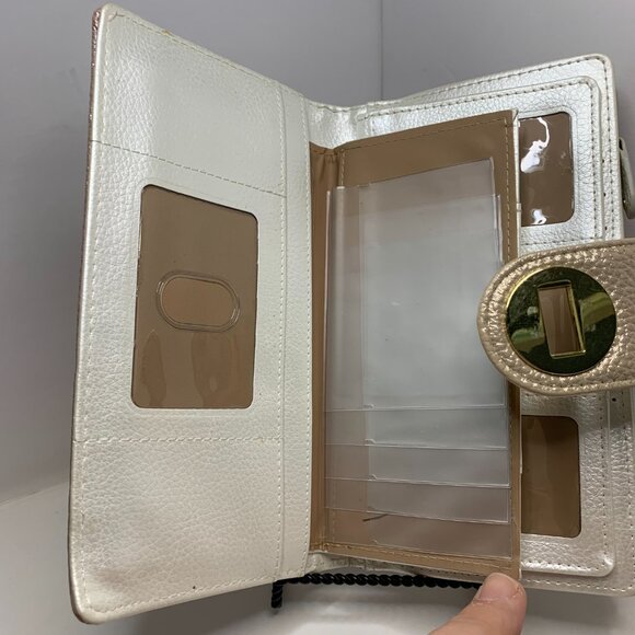 BUXTON Light Pink with Gold lock, Credit card holder. Lots of pockets. - Picture 5 of 6